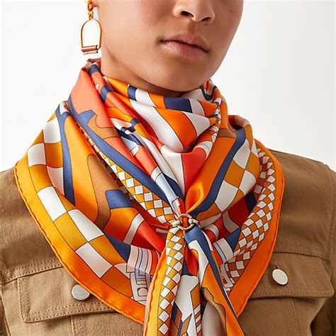 ways to tie a hermes scarf